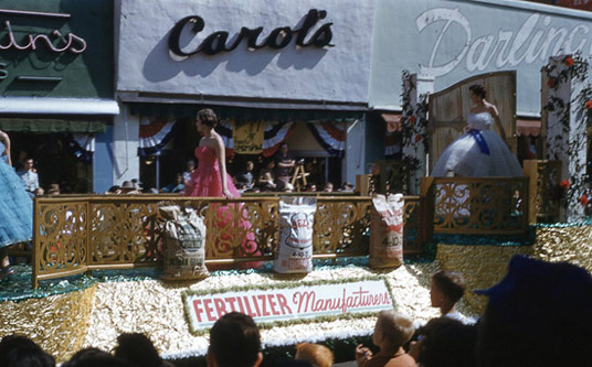 1954 National Peanut Festival Parade Fertilizer Manufactures, photo by Judy Tatom