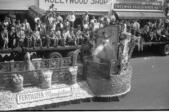 Dothan Alabama Fertilizer Manufacturers 1954 National Peanut Festival, photo by Judy Tatom