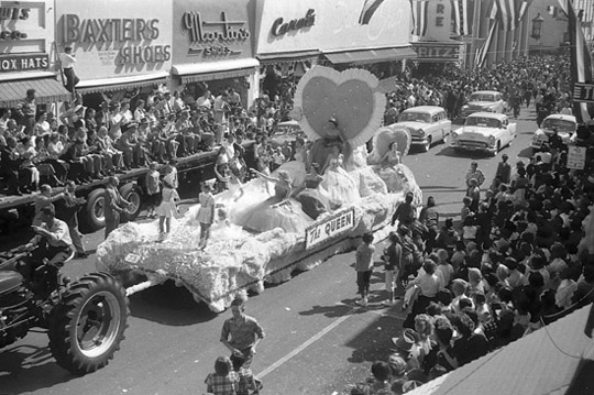 Dothan Alabama 1954 Peanut Festival Queen Parade Foster Street Float, photo by Judy Tatom