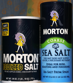 Iodized table salt and coarse sea salt